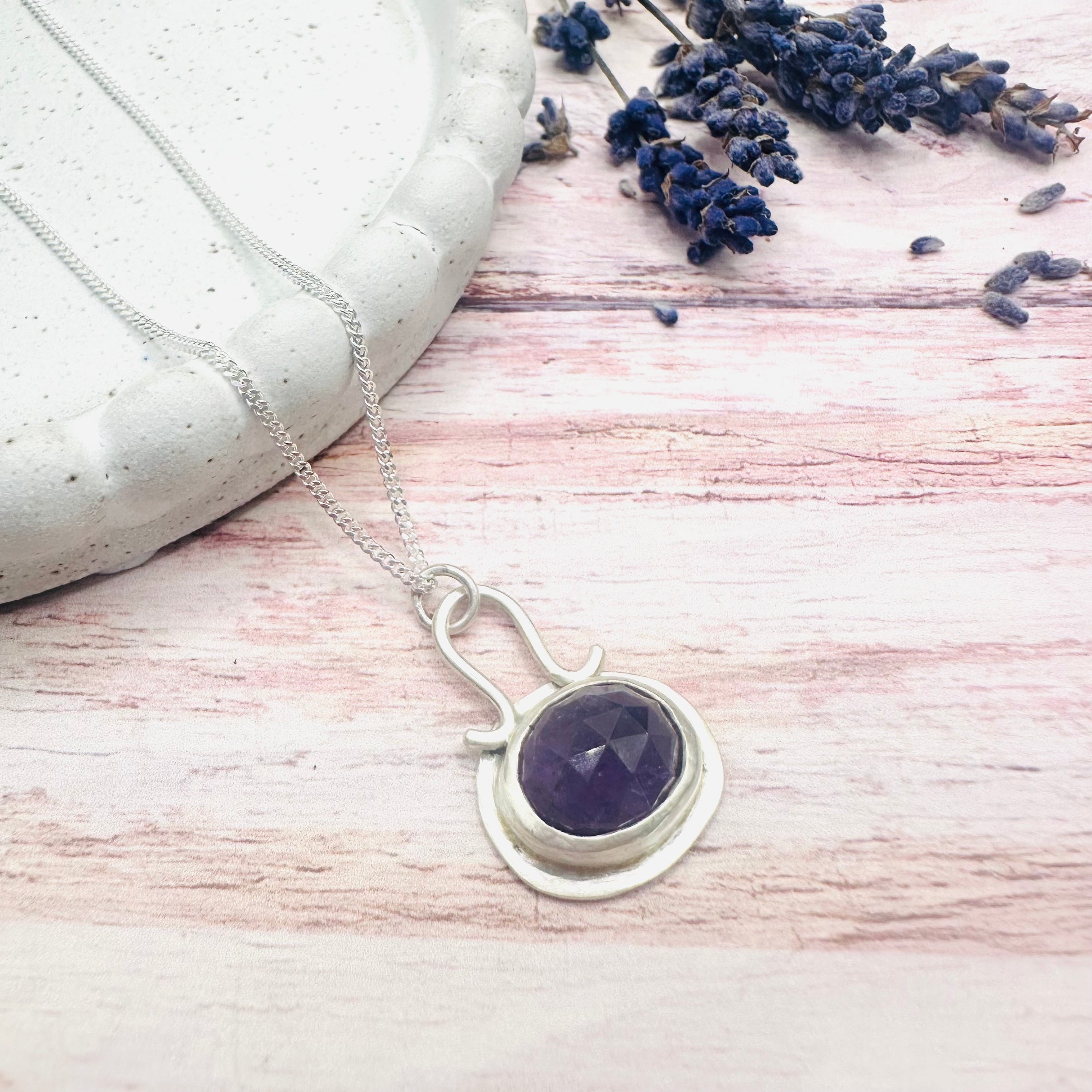 Blaugrüne Kyanit-Halskette