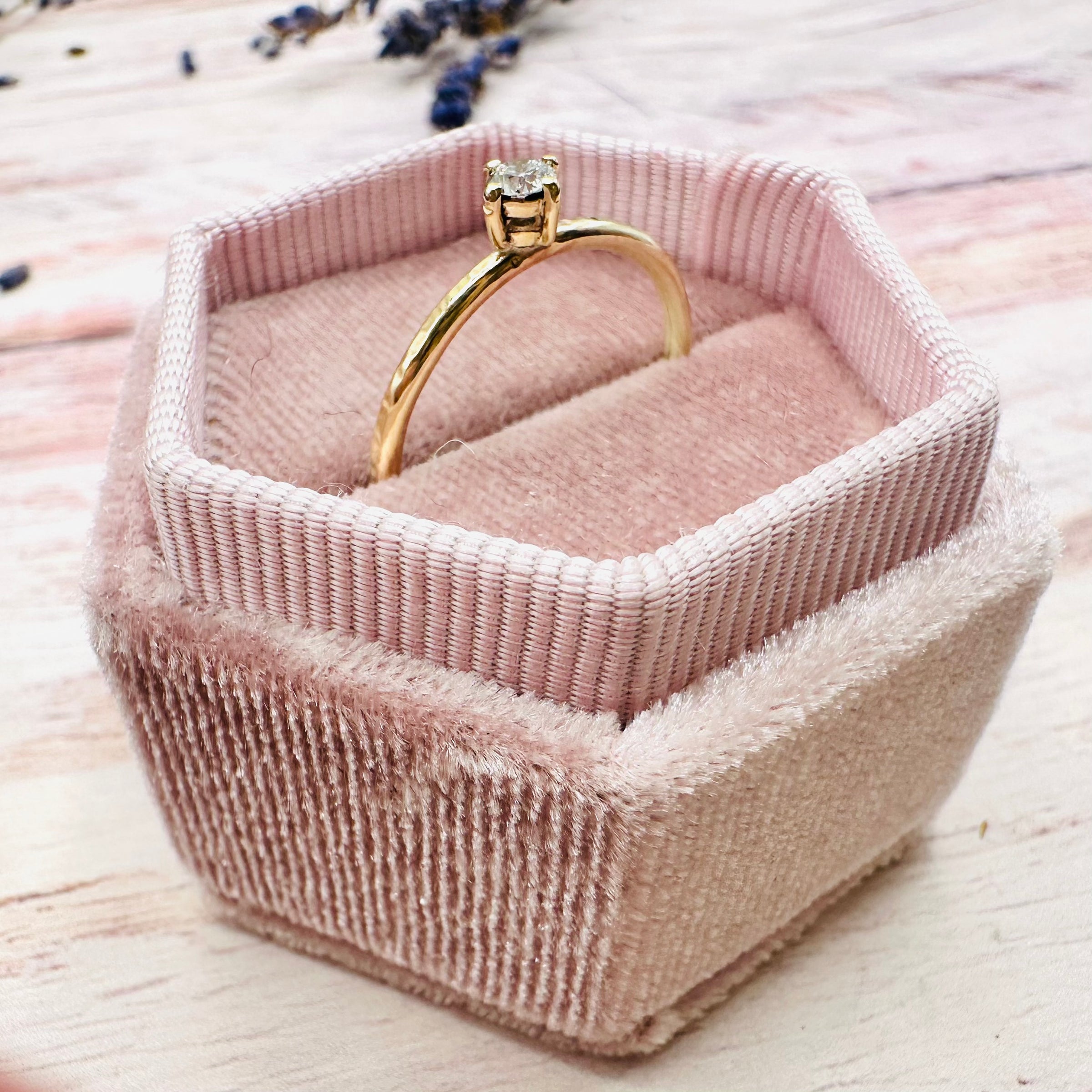 Diamond on Gold - Mimi