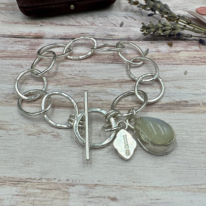 Mondstein-Charm-Armband mit Punze