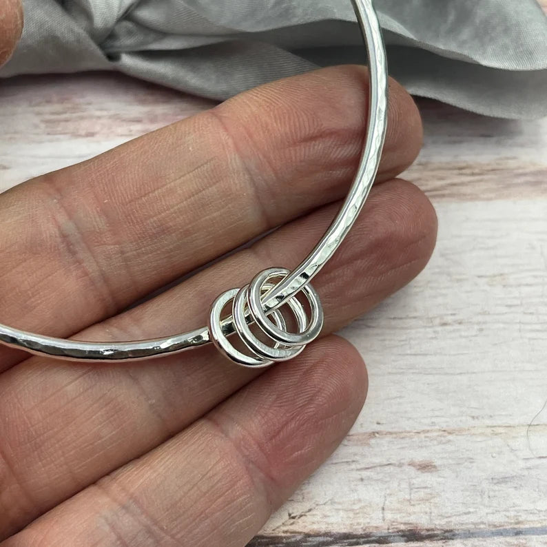 Halskette aus Sterlingsilber mit 3 kleinen Ringen