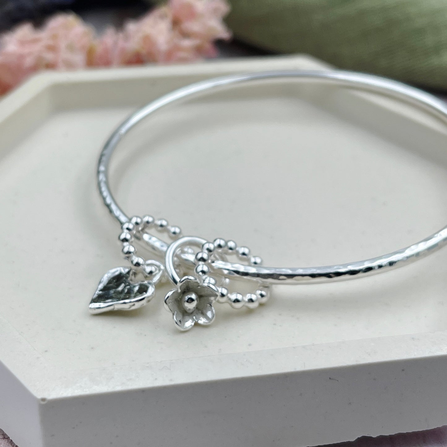 Charm Armreif Herz &amp; Blume